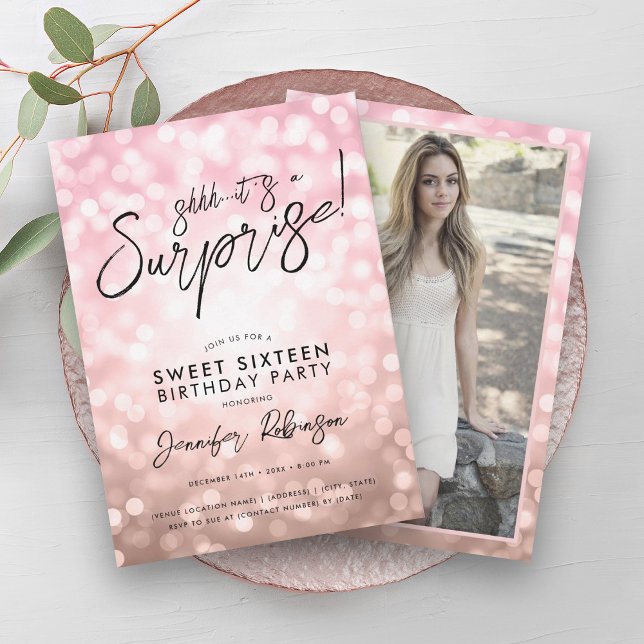 Moderne Rose Gold Lights Foto Überraschung Sweet 1 Einladung (Modern Rose Gold Lights Photo Surprise Sweet 16 Invitation)
