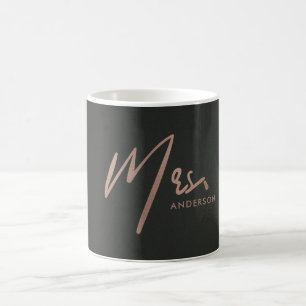 MODERNE ROSE GOLD SCHWARZE TYPOGRAFIE MRS LETZTER  KAFFEETASSE