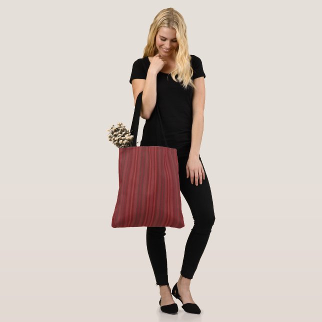 Moderne rot gestreifte Universaltasche (Am Model)