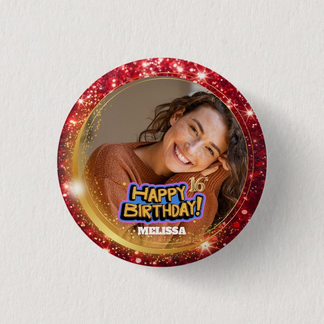 Moderne Rot- und Gold-Glitter-Foto-Name 16. Geburt Button (Vorderseite)