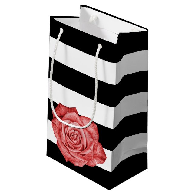 Moderne Rote Rose Schwarz-weiß gestreifte Hochzeit Kleine Geschenktüte (Rückseite Schrägansicht)