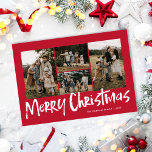 Moderne Rote Schrift Vier Foto Frohe Weihnachten<br><div class="desc">Die Red Modern Lettering Four Foto Merry Christmas Holiday Card zeichnet sich durch vier Fotos vorne und ein festliches Urlaubsmuster auf der Rückseite aus.</div>