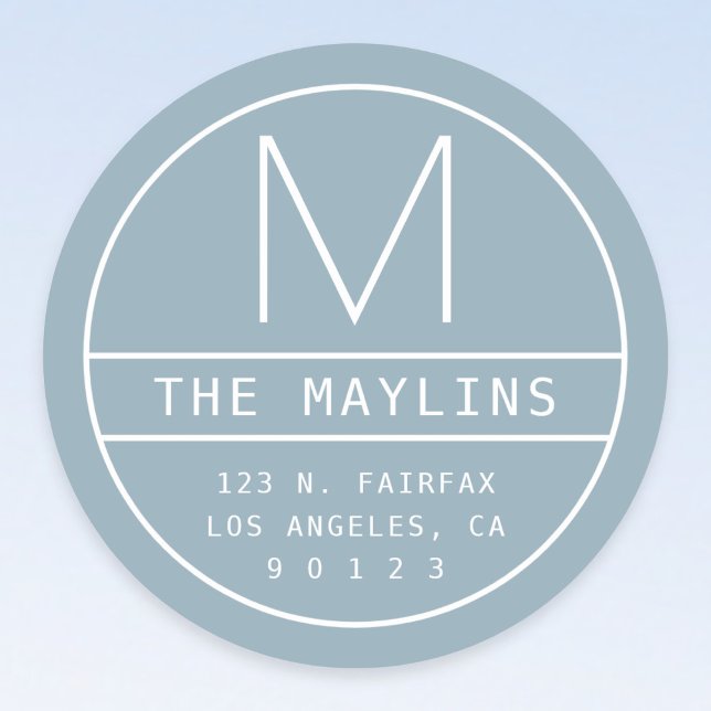 Moderne Rücksendeadresse und Monogramm | Dusty Blu Runder Aufkleber (Von Creator hochgeladen)