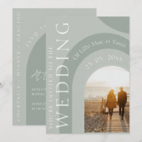 Moderne Salbeigrüne Bogen-Foto-Hochzeit