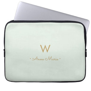 Moderne Salbeigrüne Gold-Schrift-Monogramm Laptopschutzhülle