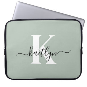 Moderne Salbeigrüne Script-Monogramm Laptopschutzhülle