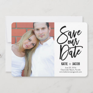 Moderne Save The Date Karte mit Pinselstrich