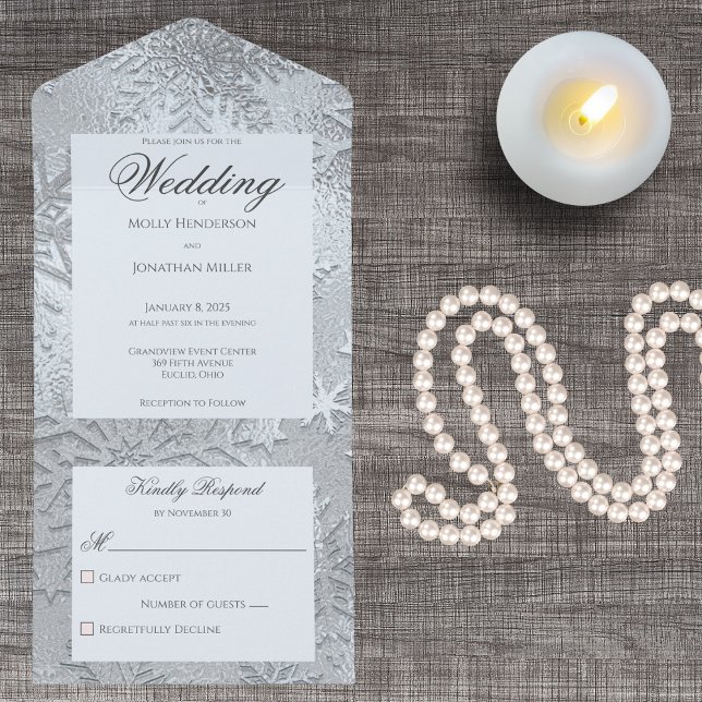 Moderne Schattierungen von Eisblauer Schneeflocke All In One Einladung (Also available with QR code. )