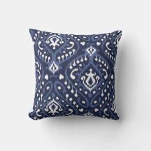 Moderne schicke dekorative blaue und weiße Ikat-Ki