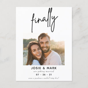 Moderne Schrift endlich Foto Save the Date Ankündigungspostkarte