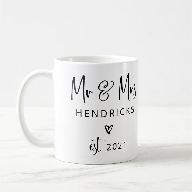 Moderne Schrift | Herr und Frau Wedding gegründet Kaffeetasse (Links)