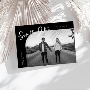 Moderne Schrift Herz Schwarzer gebogener Rahmen Fo Save The Date