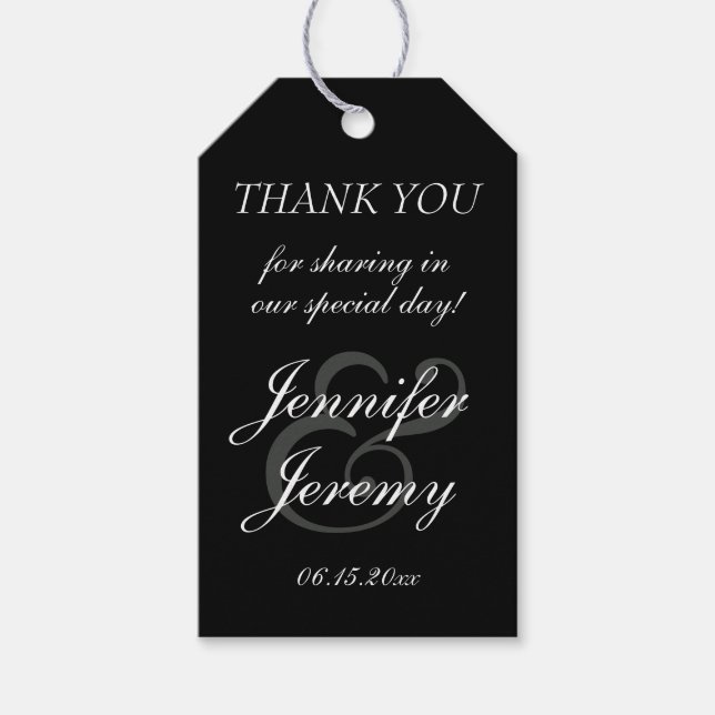 Moderne Schwarz Elegant White Gray Script Hochzeit Geschenkanhänger (Vorderseite)