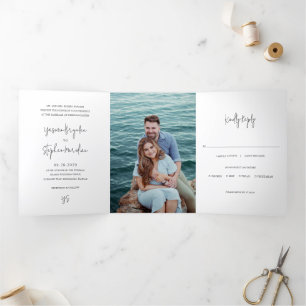 Moderne Schwarz-Weiß-Foto-Chic-Hochzeit Dreifach Gefaltete Einladung