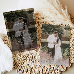 Moderne Schwarz-Weiß-Foto-Hochzeit Einladung<br><div class="desc">Diese elegante Einladung zum Hochzeitsfeiern beinhaltet einen Kalligrafietext mit einem klassischen Serif & modernen Sans-Schriftart in Weiß,  mit einem Foto-Overlay auf der Vorderseite und einem zweiten Foto auf der Rückseite mit einem anpassbaren Monogramm. Matching-Elemente verfügbar.</div>