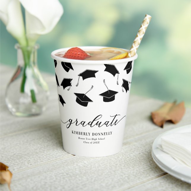 Moderne Schwarz-weiß Graduierungspartei Pappbecher (In Situ)