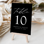 Moderne Schwarz-Weiß-Hochzeit Tischnummer<br><div class="desc">Trendy, minimalistische Hochzeitskarten mit modernen, weißen Schriftzeichen mit "Table" in einem modernen Kalligrafieschrift. Das Design ist mit einem schwarzen Hintergrund oder einer Farbe Ihrer Wahl versehen. Das Design wiederholt sich auf der Rückseite. Um die Tischkarten zu bestellen: Fügen Sie Ihren Namen, Ihr Hochzeitstag und Ihre Tischnummer hinzu. Fügen Sie jede...</div>