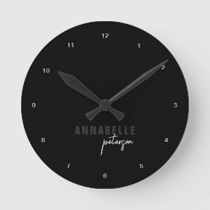 Moderne Schwarz-Weiß-Minimal-Schrift Personalisier Runde Wanduhr