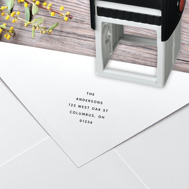 Moderne Schwarz-Weiß-Minimalistische Rücksendeadre Permastempel (Von Creator hochgeladen)