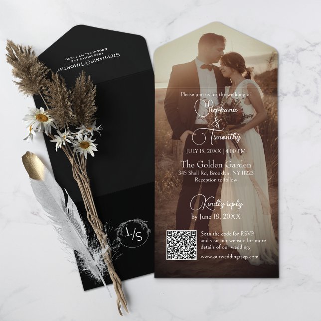 Moderne Schwarz-Weiß-QR-Foto-Hochzeit All In One Einladung (All-in-one wedding invitation with QR code to RSVP - Simplify and save time for you and your guests.)