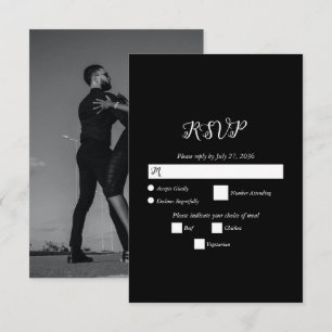 Moderne Schwarz-Weiß-Script-Couple-Foto-Hochzeit RSVP Karte