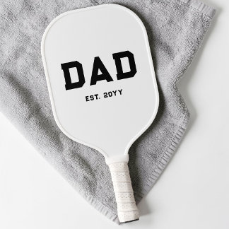 Moderne Schwarz-Weiß-Typografie Dad Est Pickleball Schläger