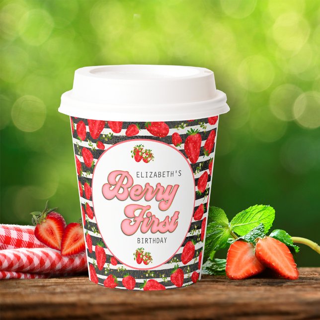 Moderne Schwarz-weiße Rote Erdbeere Berry First Pappbecher (Von Creator hochgeladen)