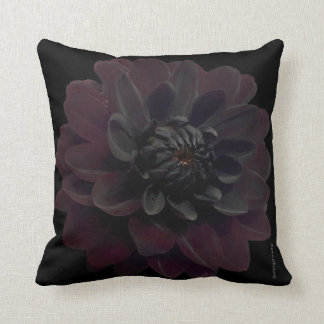 Moderne schwarze Dahlie-mit BlumenBlume Kissen