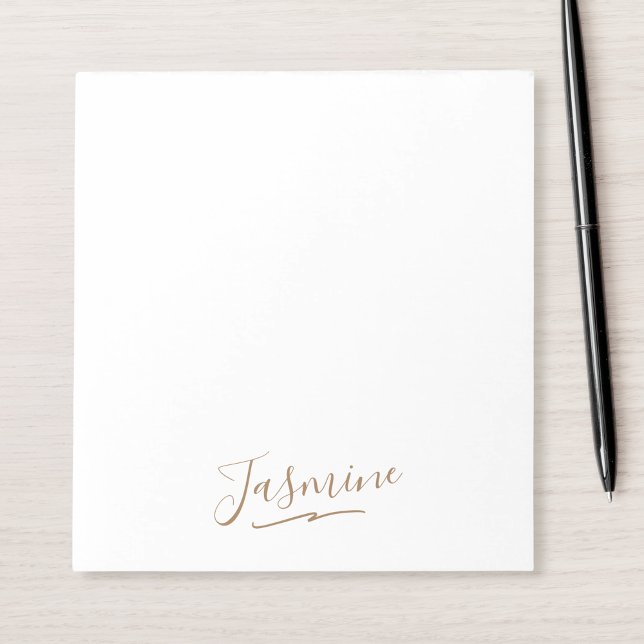 Moderne schwarze Gold-weibliche Schreibschrift Notizblock (Write your notes on this elegant notepad that features your name in gold on a black background.)