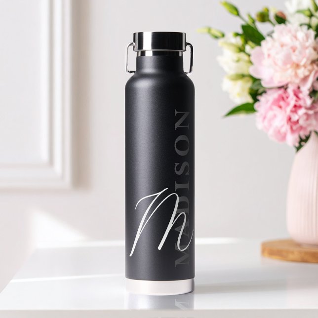 Moderne schwarze minimalistische Anfangsmonogramm Trinkflasche (Von Creator hochgeladen)