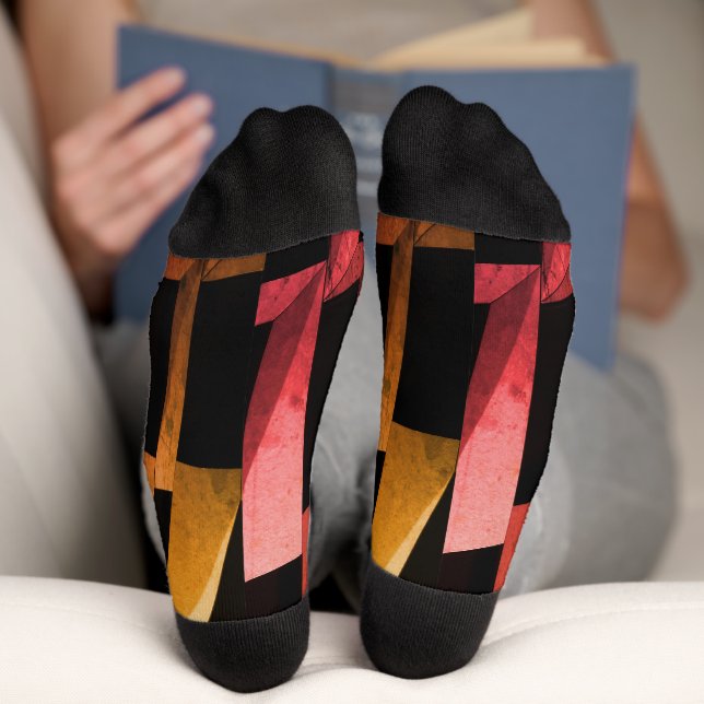 Moderne schwarze und graue Socken mit geometrische (Unterseite)