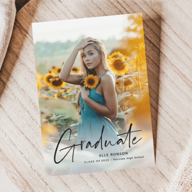 Moderne Script 2 Foto Graduation Party Einladung (Von Creator hochgeladen)