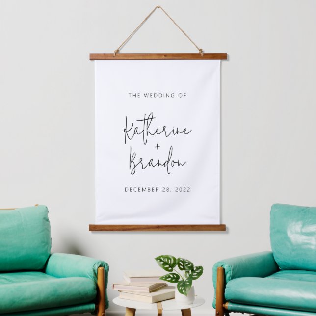 Moderne Script Calligraphy Couple Minimal Wedding Wandteppich Mit Holzrahmen (Wohnzimmer)