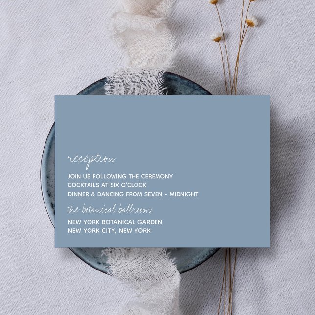 Moderne Script Dusty Blue Minimalistic Wedding Begleitkarte (Von Creator hochgeladen)