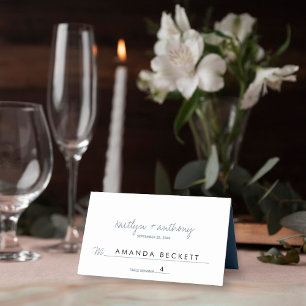 Moderne Script Dusty Blue Minimalistic Wedding Platzkarte