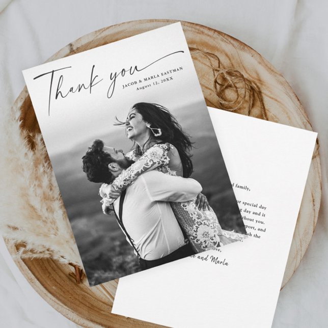 Moderne Script-Foto-Hochzeit Dankeskarte (Elegant and modern script wedding photo thank you cards.)