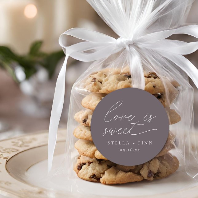 Moderne Script-Liebe ist süße Hochzeit Runder Aufkleber (Modern Script Love Is Sweet Wedding Classic Round Sticker)