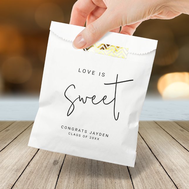 Moderne Script-Liebe ist Sweet Abschluss Geschenktütchen (Modern Script Love is Sweet Graduation Favor Bag)