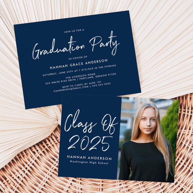 Moderne Script Navy-Klasse der Graduation Party 20 Einladung (Von Creator hochgeladen)
