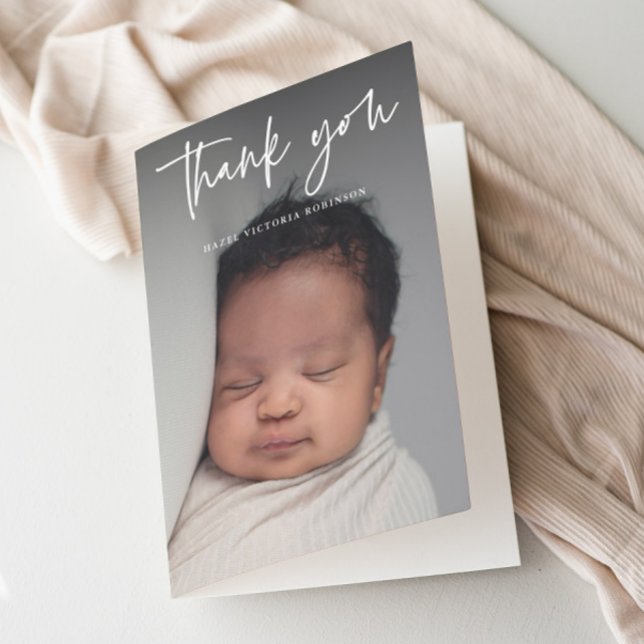 Moderne Script Religious Foto Baptism Dankeskarte (Modern script typography overlay photo baptism thank you card.)