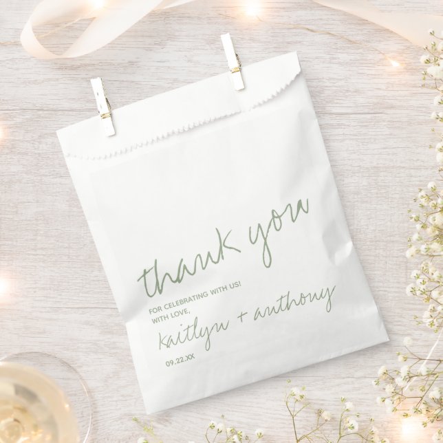 Moderne Script Sage Grüne Minimalistische Hochzeit Geschenktütchen (Ausgeschnitten)