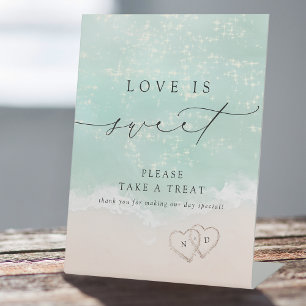 Moderne Script Sand Hearts Beach Liebe ist süß Sockelschild