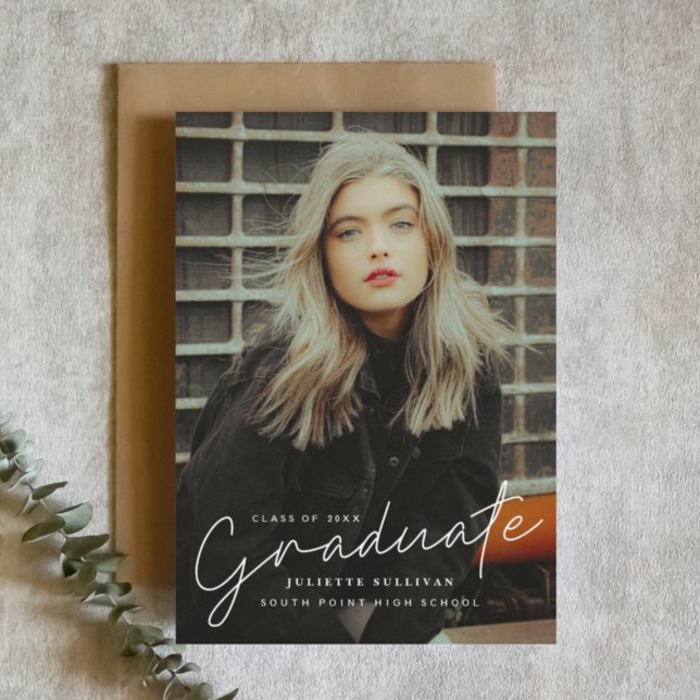 Moderne Script Simple Foto Graduation Party Einladung (Von Creator hochgeladen)