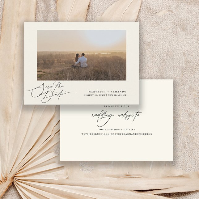 Moderne Script Wedding Website Ivory Foto Save The Date (Von Creator hochgeladen)