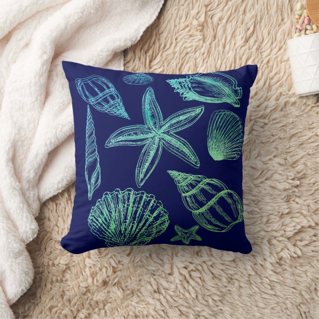 Moderne Seashell Navy Aqua White Ombre Beach Musch Kissen (Decke)