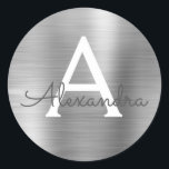 Moderne Silver Girly Metallic Monogram Runder Aufkleber<br><div class="desc">Moderne silberne Imitate Girly Metallic Edelstahl Foil Elegant Sticker. Dieser Aufkleber kann so angepasst werden,  dass er Ihren Anfangs- und Vornamen für ein Geschenkpaket enthält.</div>