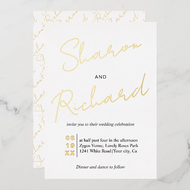 Moderne Skriptkalligraphie Hochzeit Gold Folieneinladung (Vorderseite/Rückseite)