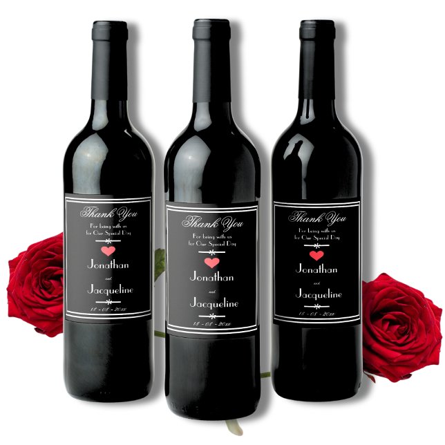 Moderne Skriptnamen Danke Hochzeit Weinetikett (Modern Script Names Thank You Wedding Wine Labels.)