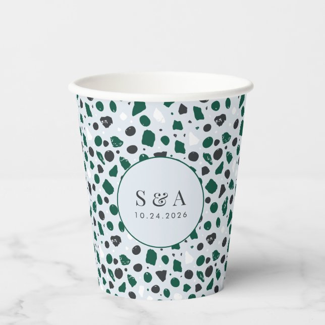 Moderne Smaragd-Terrazzo-Muster Pappbecher (Vorderseite)