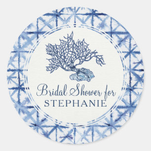 Moderne sommerliche staubblaue und weiße Bridal Sh Runder Aufkleber